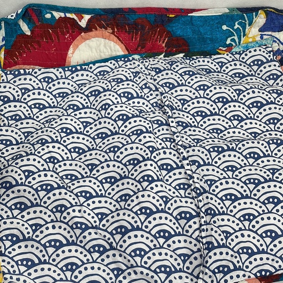 Bold Floral Front Wave Back Standard Size Pillow Shams - Picture 3 of 4